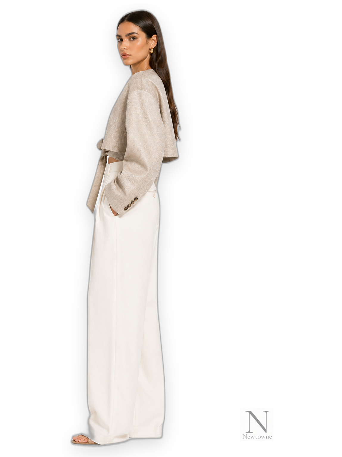 The Mannei The Basse Cropped Blazer